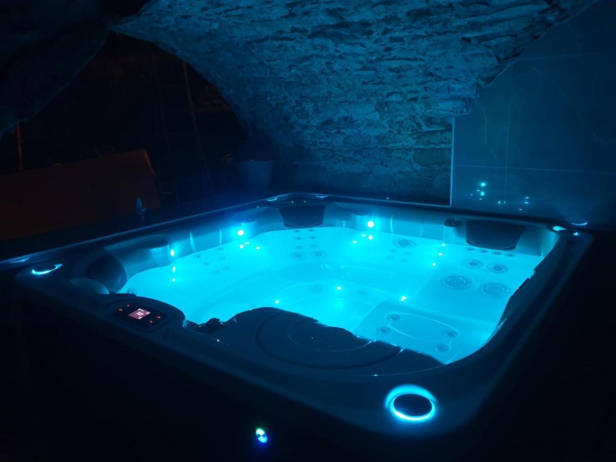 Le Mas Rolland, Piscine Chauffee & Spa - Millau - Gorges Du Tarn Compeyre エクステリア 写真